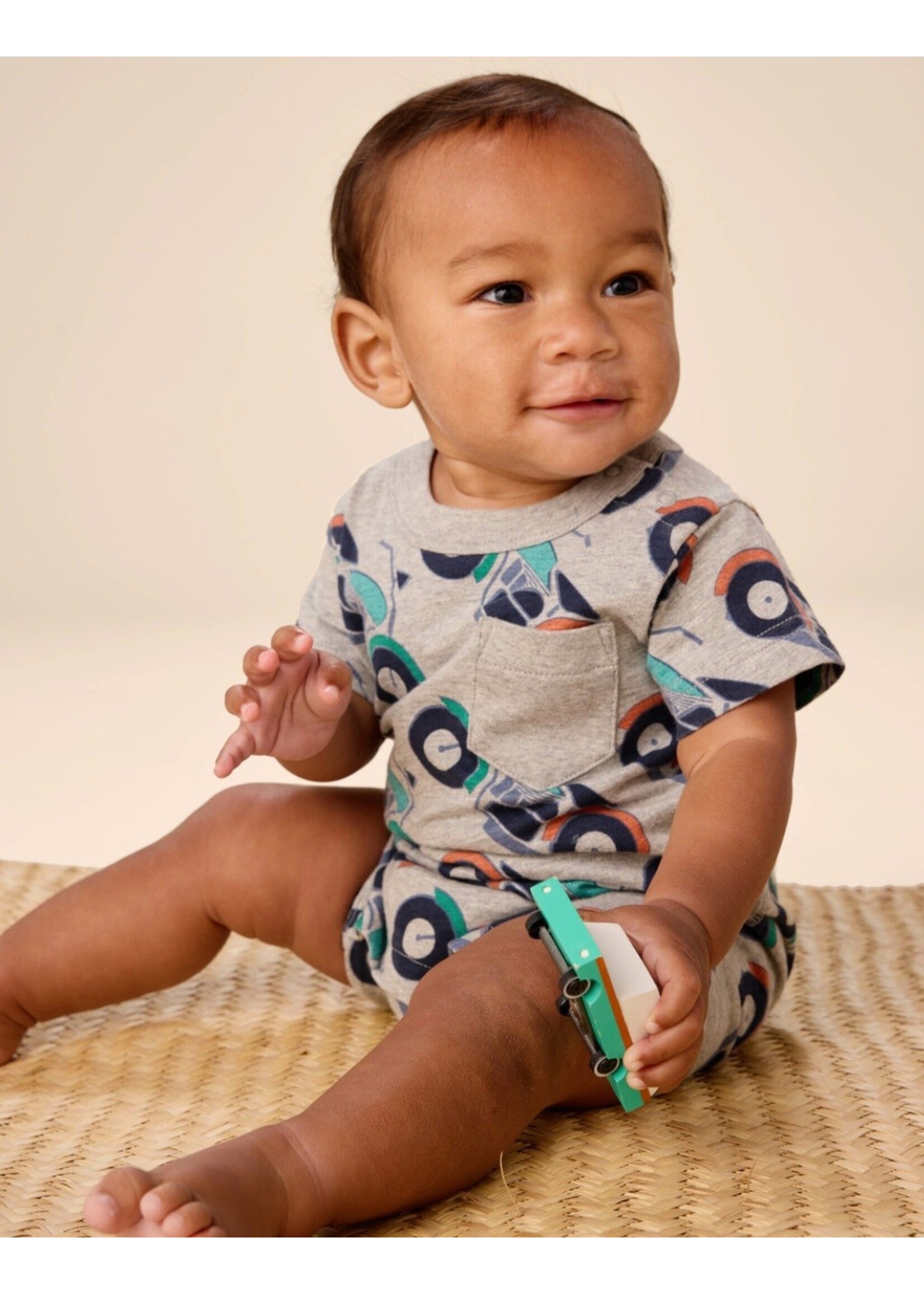 Tea Collection Tea Collection, Motocicleta Print Pocket Shortie Baby Romper || Heather Grey
