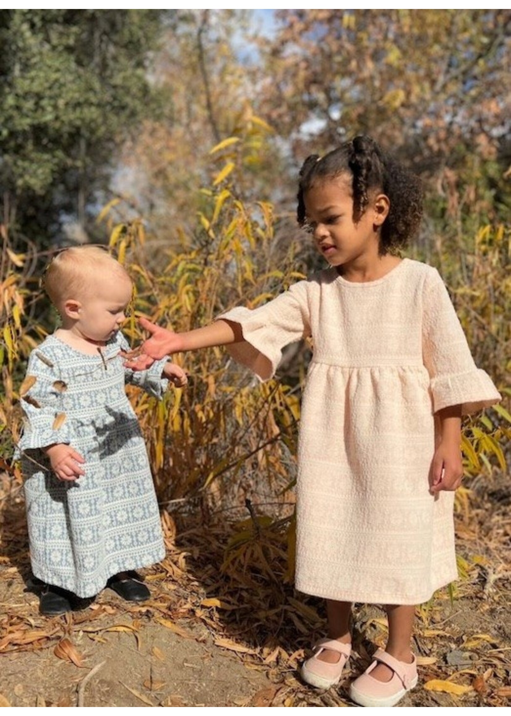 Vignette Vignette, Paige Tapestry Dress || Pink