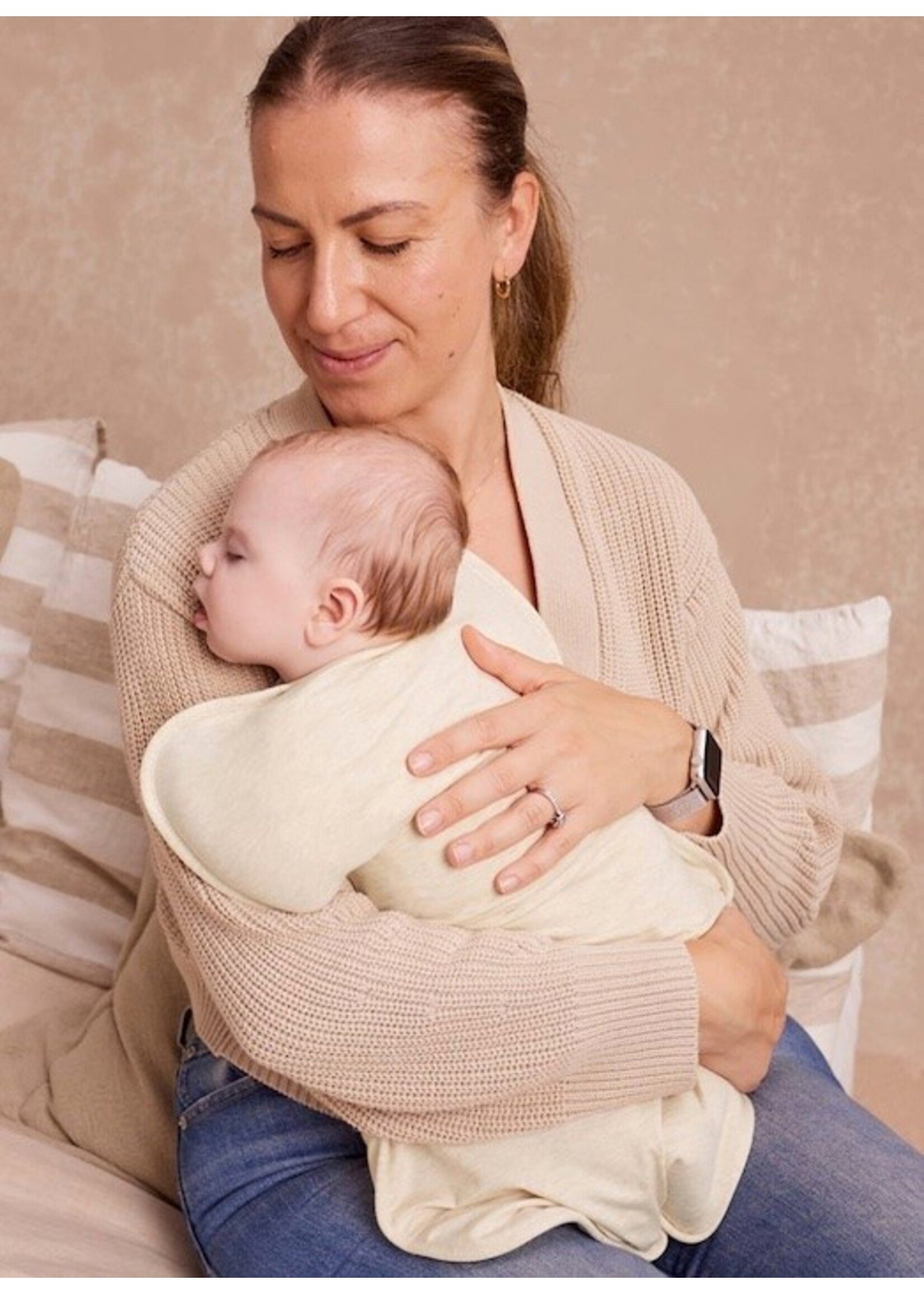 Love To Dream Love to Dream, Bees Quilted Swaddle UP 2.5 Tog || Oatmeal