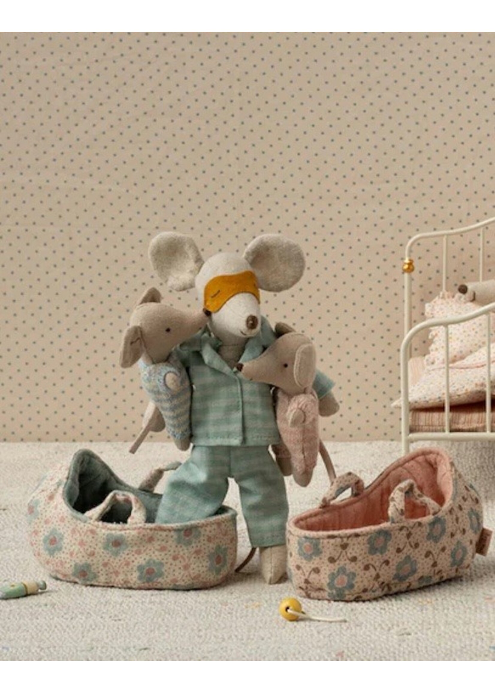 Maileg Maileg, Baby Mouse in Carrycot || Blue