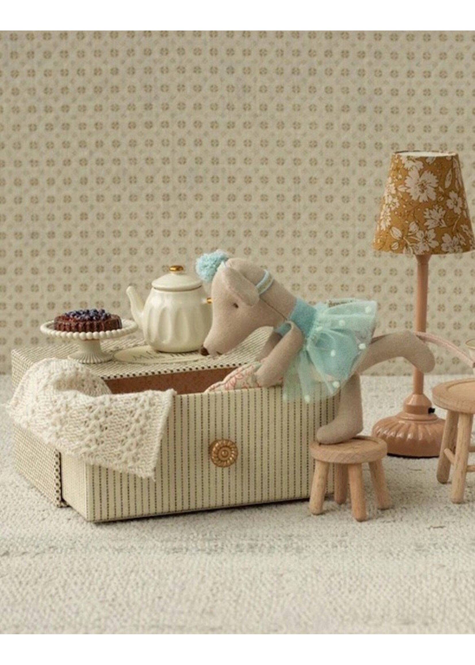 Maileg Maileg, Dancing Mouse in Daybed || Little Sister