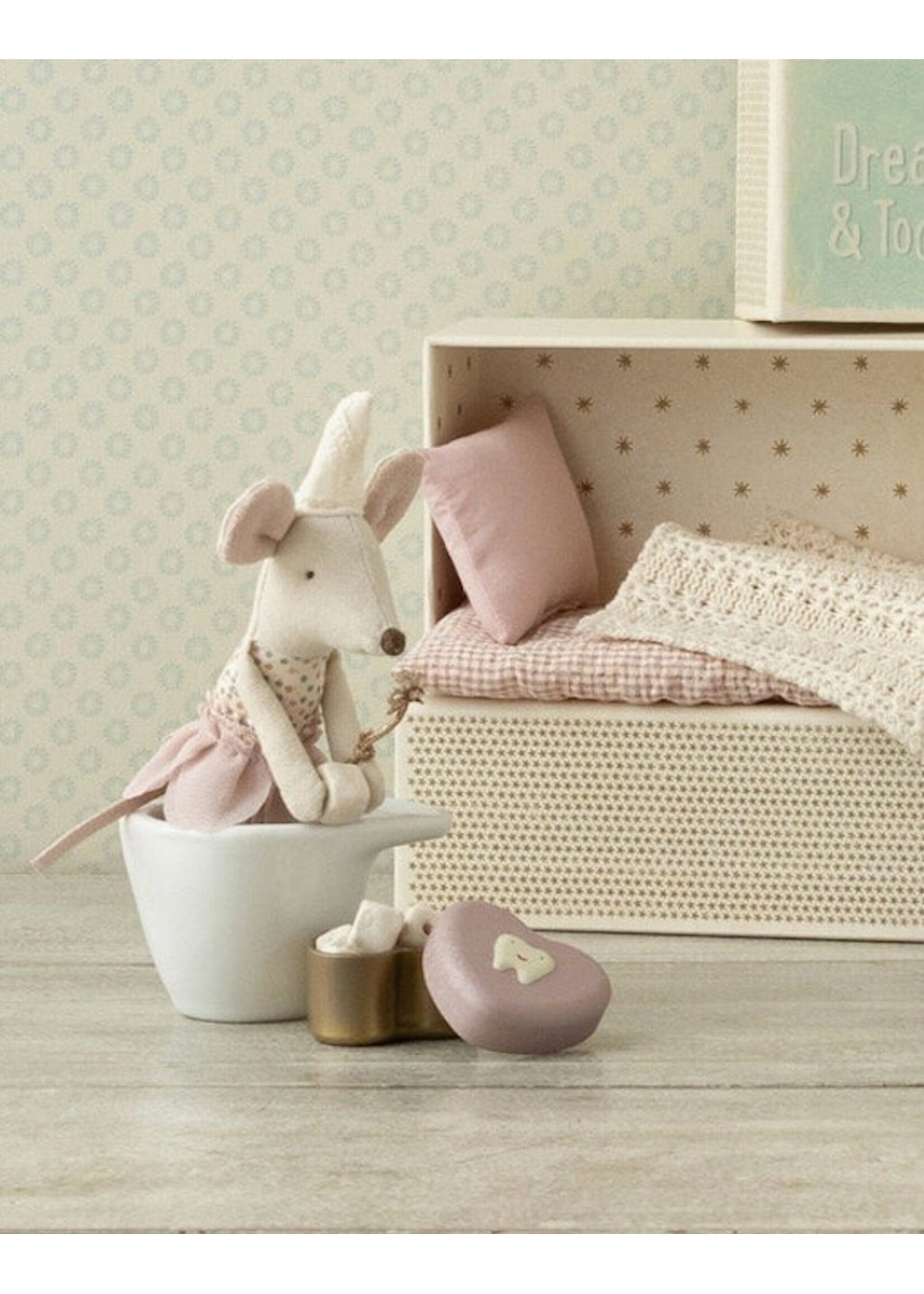 Maileg Maileg, Tooth Fairy Little Sister Mouse || Light Pink