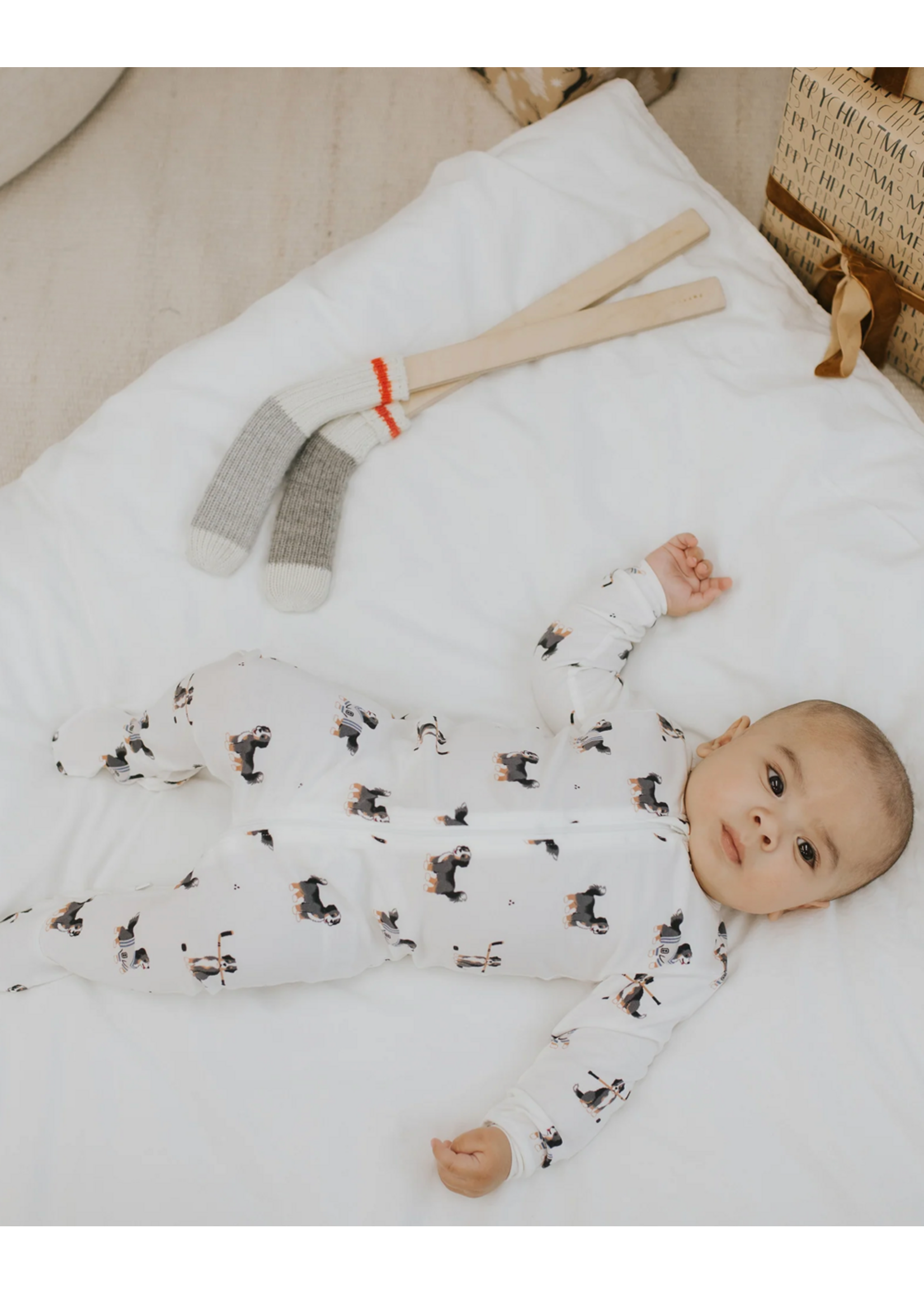 Petit Lem Petit Lem, Rink Rover Print Luna Knit Footed Sleeper || Off-White