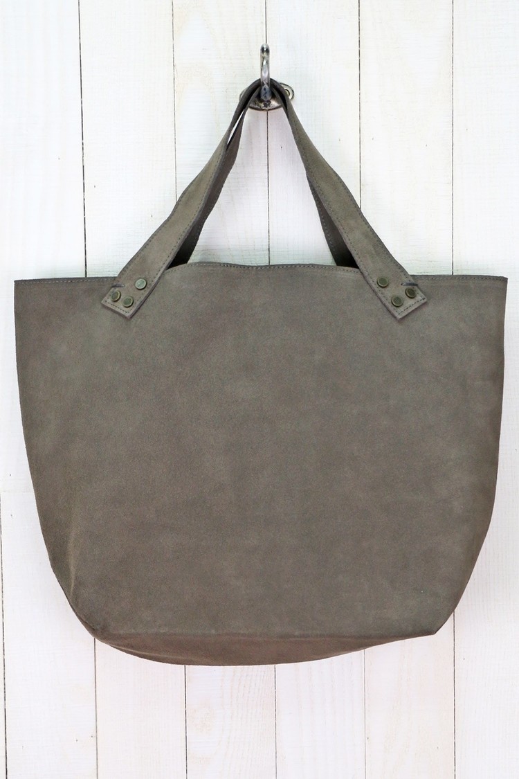 100% Leather Tote w/Nail Head Detail