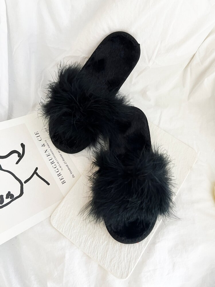Trendy Feather Slippers