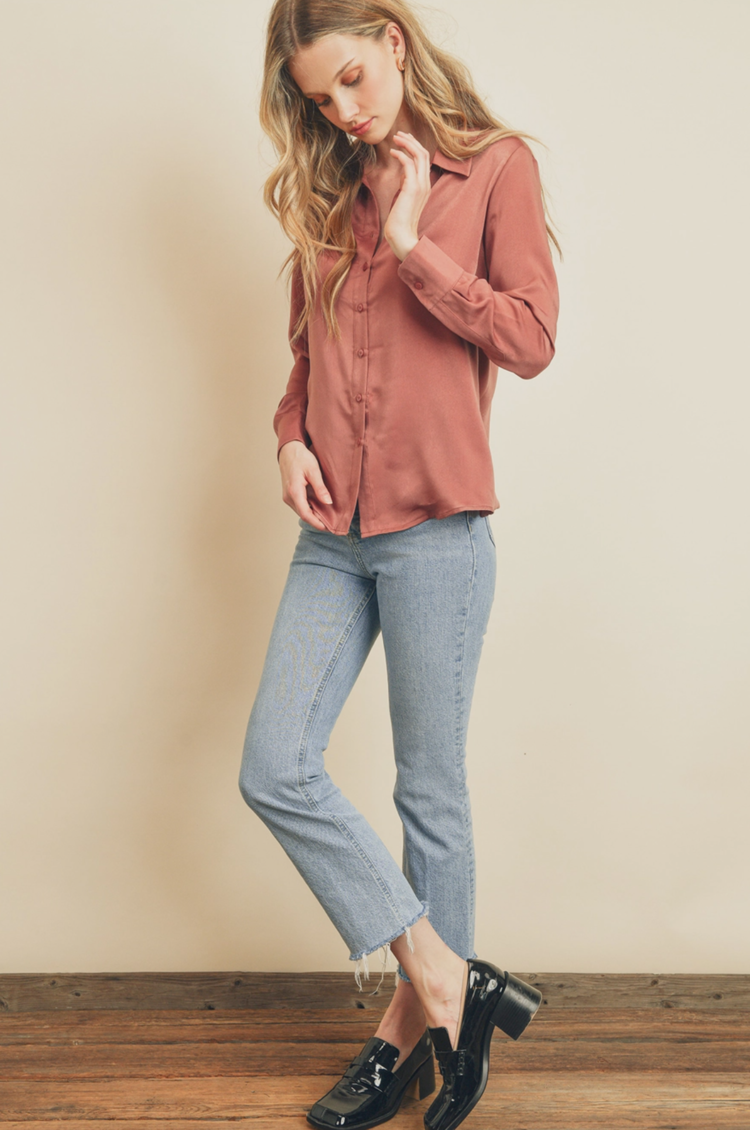 Dull Satin Slim Shirt