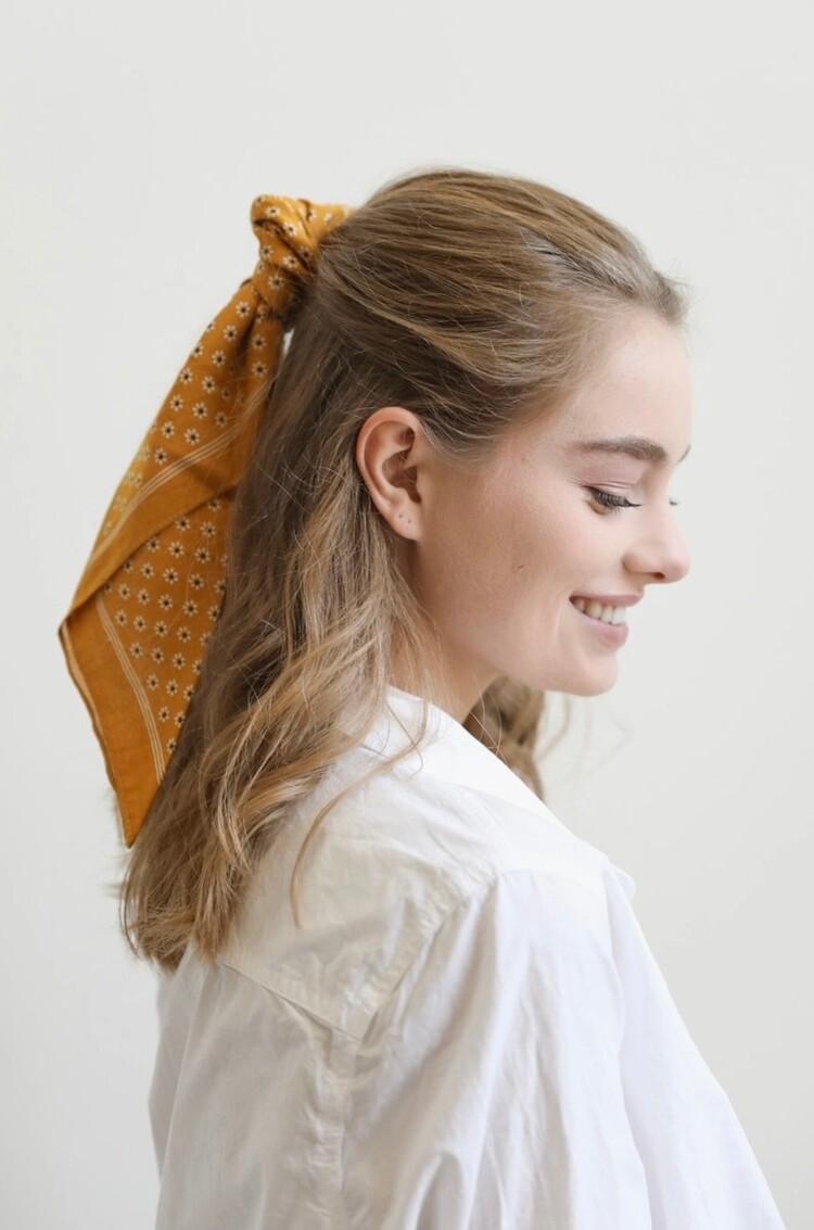 Daisy Square Bandana Scarf