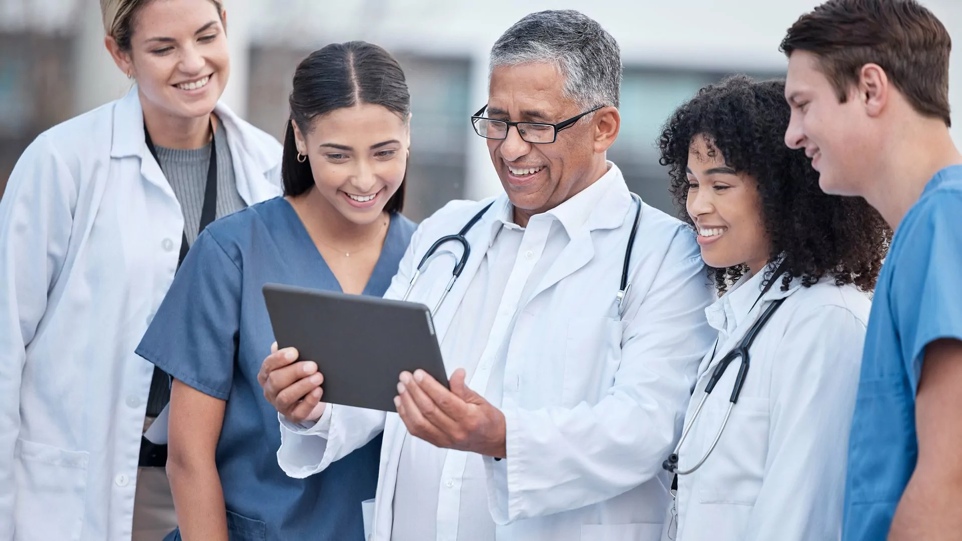 How to Choose the Right Scrubs for Your Healthcare Role