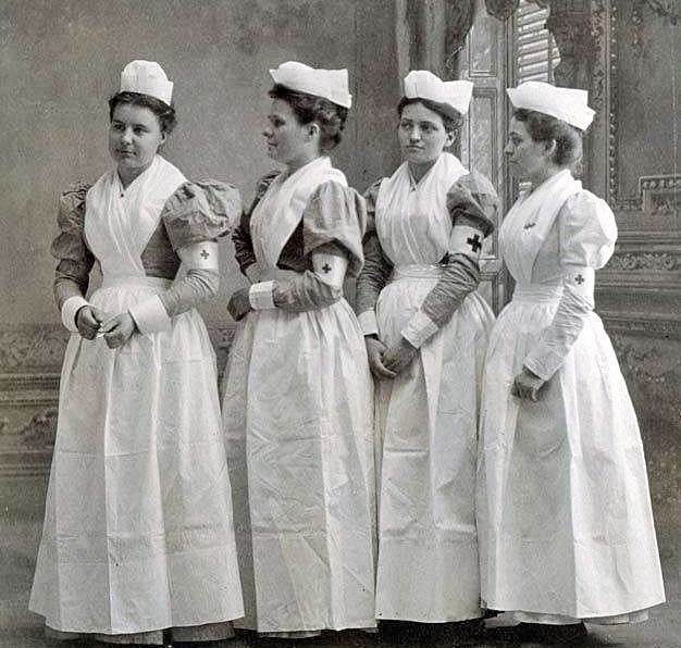 The Evolution of Women's Medical Uniforms: A Modern Perspective on Professional Transformation