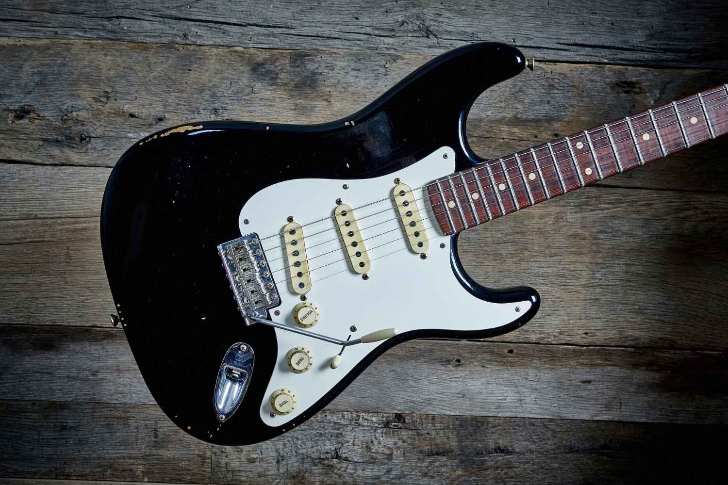 black strat rosewood neck