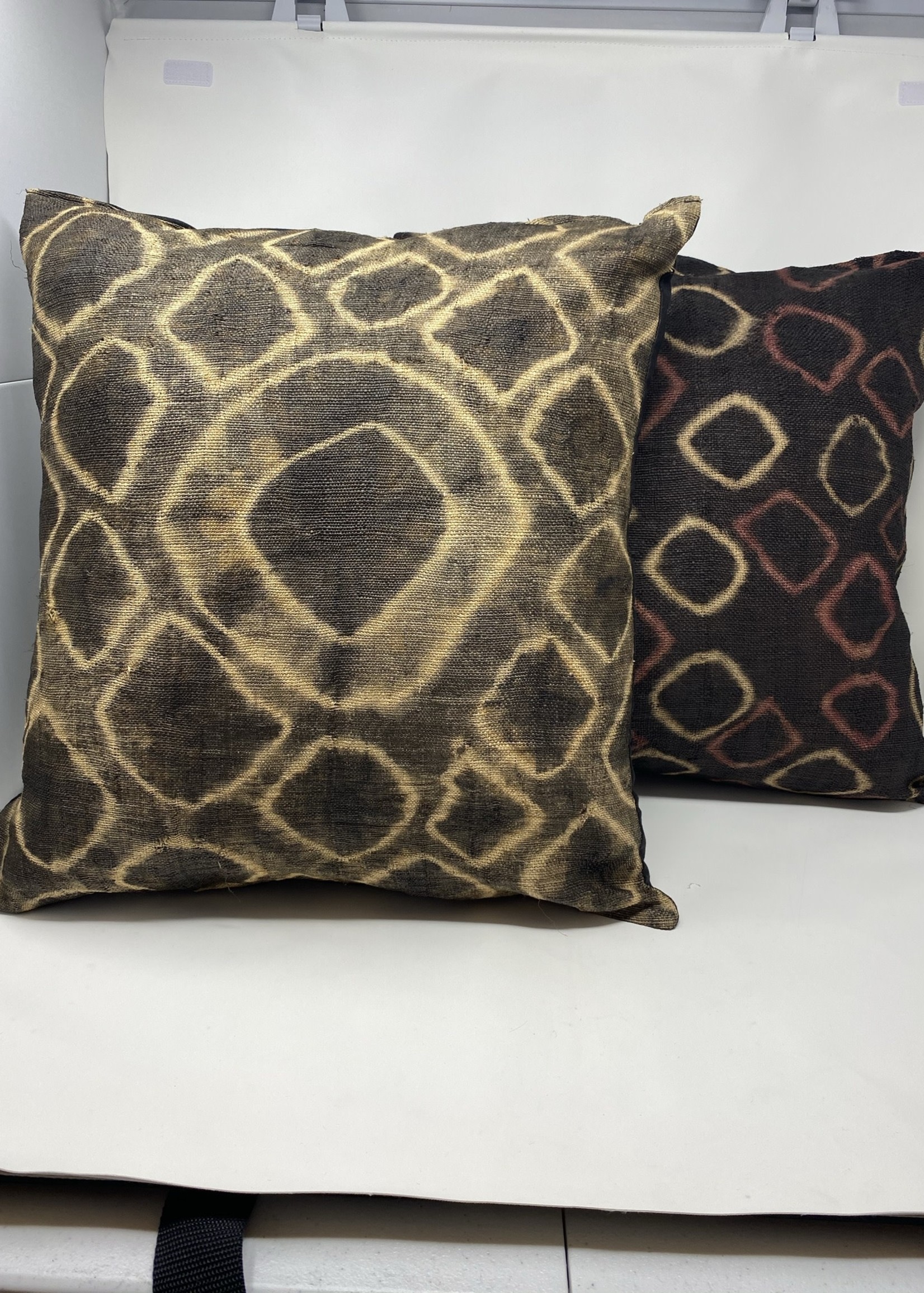 SKC KUBA CLOTH THROW PILLOW