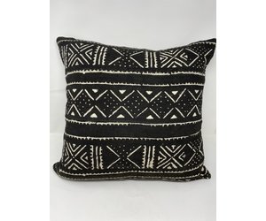 https://cdn.shoplightspeed.com/shops/641506/files/29795651/300x250x2/skc-mudcloth-throw-pillow-double-sided.jpg