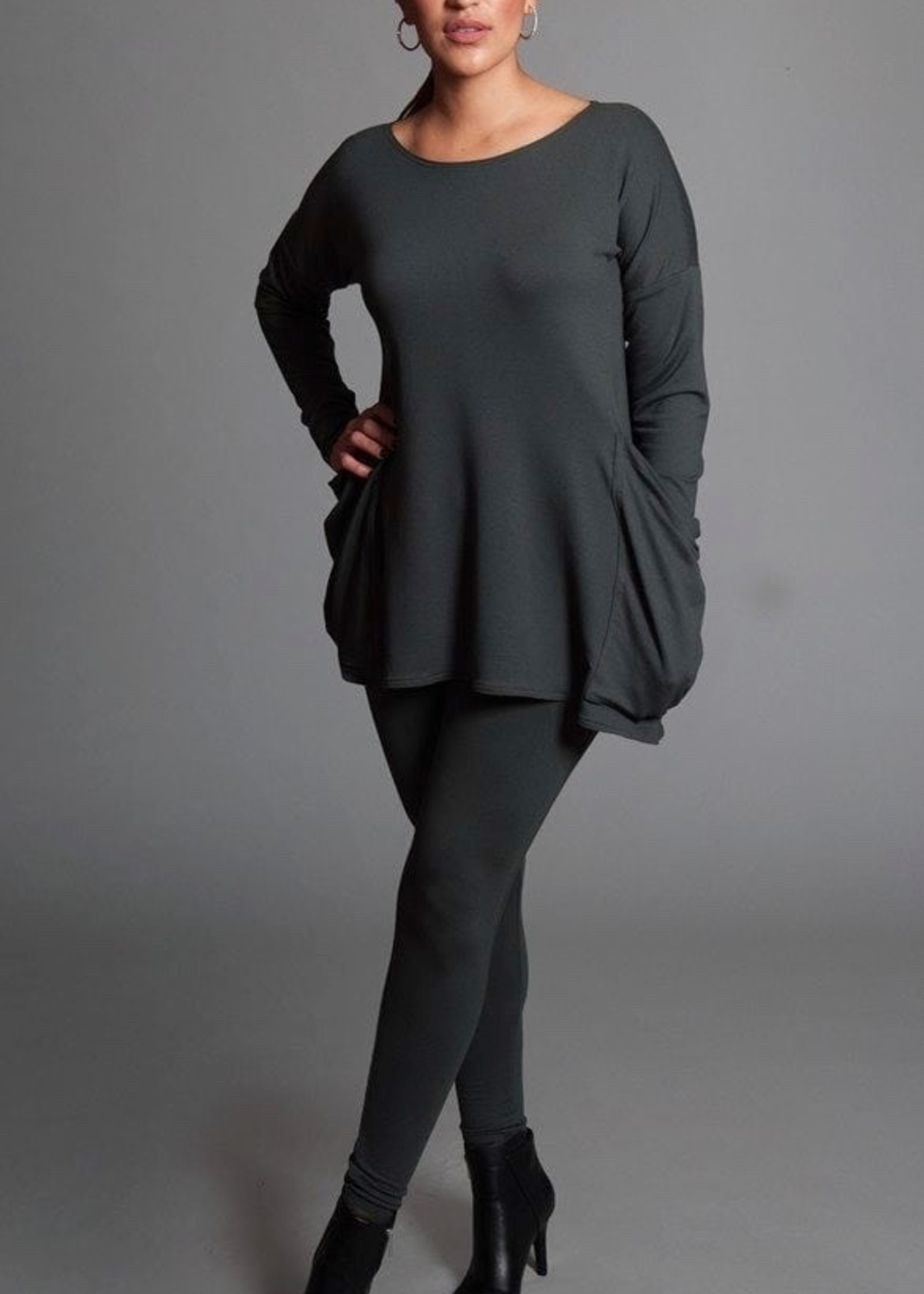 SARAH KUENYEFU POCKET TUNIC BAMBOO KNIT