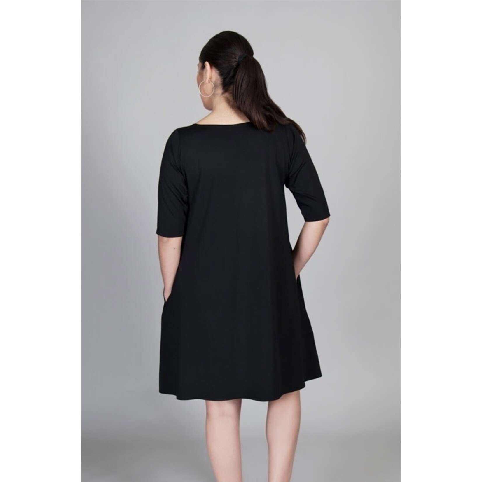 SARAH KUENYEFU VIVI DRESS -MID LENGTH SLEEVES