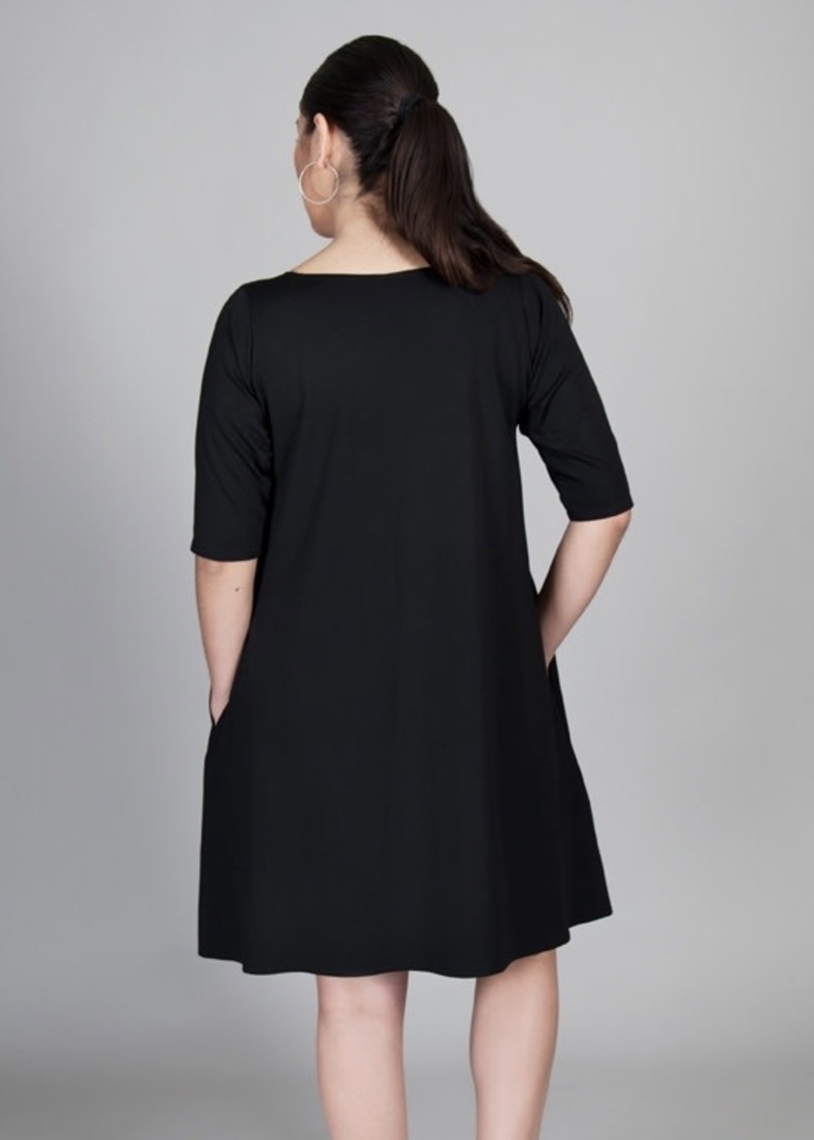 SARAH KUENYEFU VIVI DRESS -MID LENGTH SLEEVES