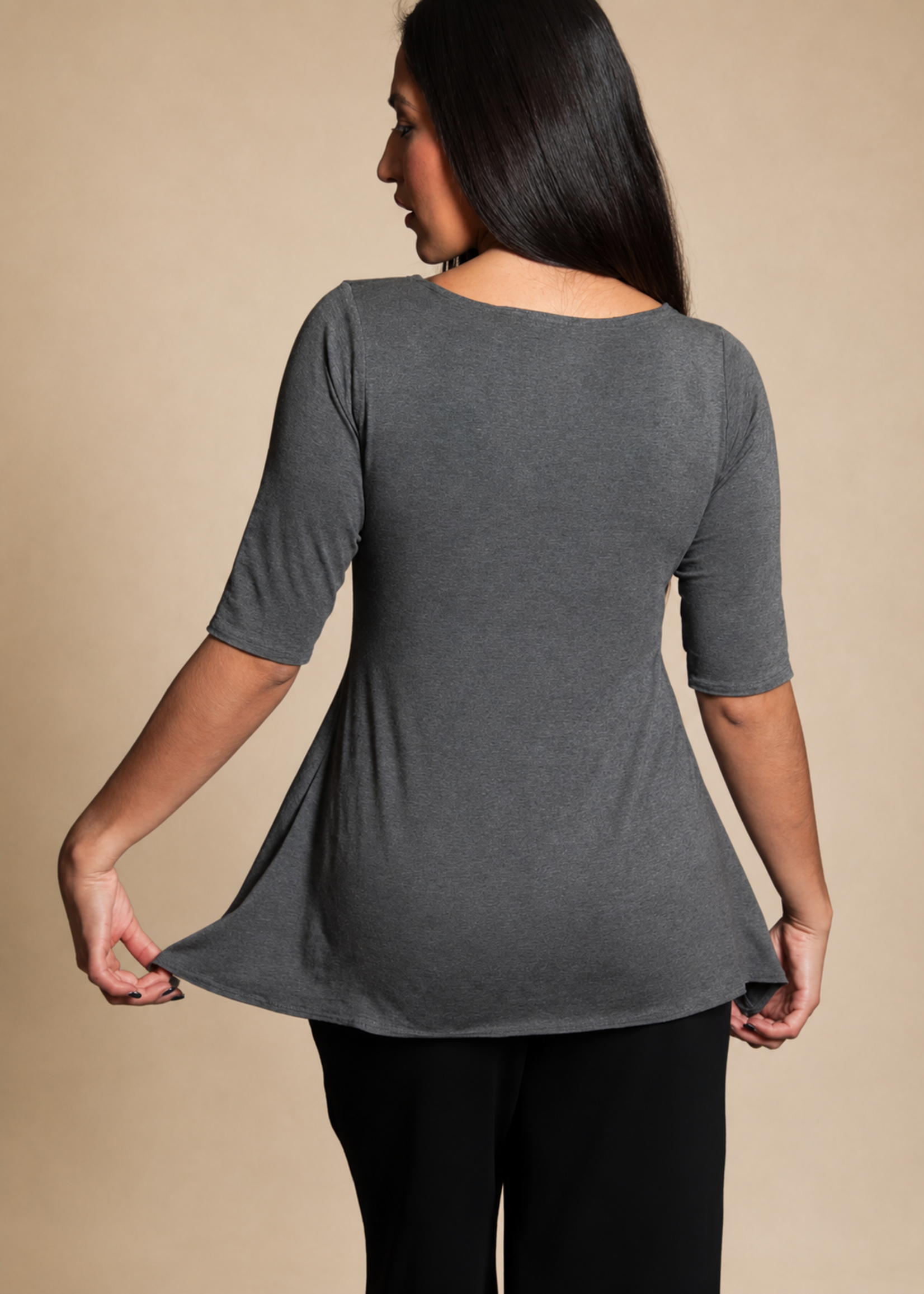 SARAH KUENYEFU W SHIRT MID LENGTH SLEEVES (BAMBOO KNIT)