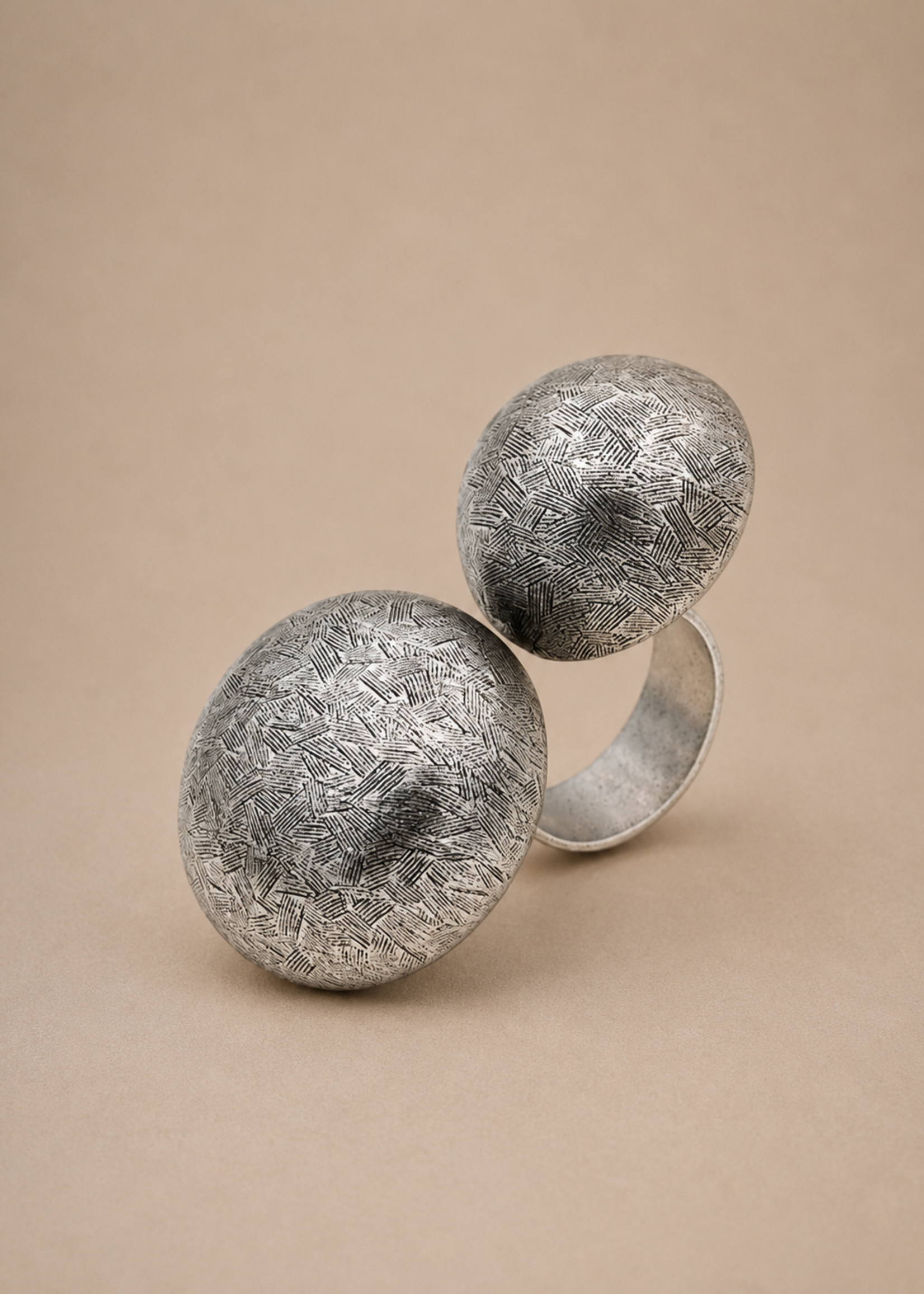 DOUBLE BUTTON RING