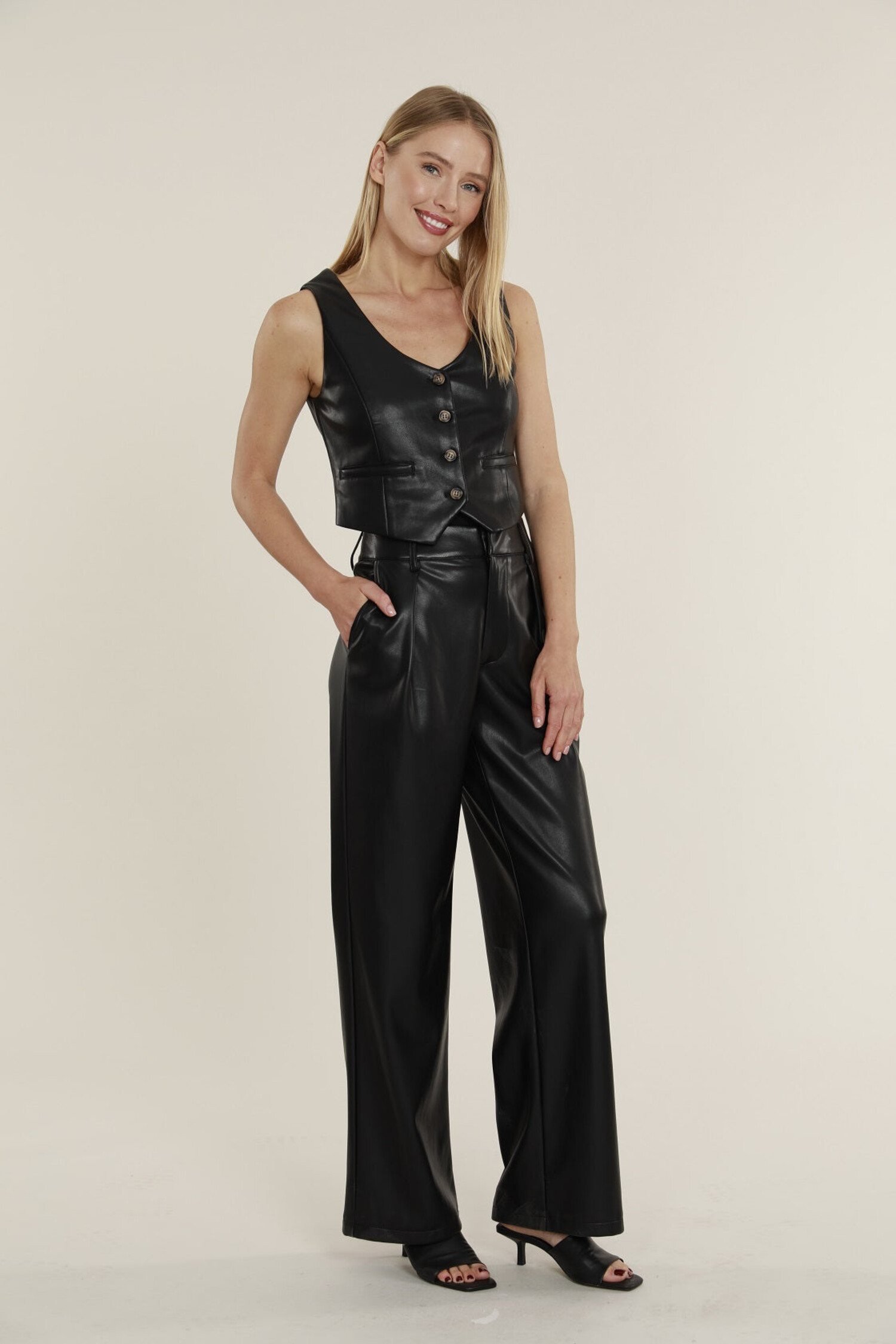 Cropped Faux Leather Vest – Dolce Cabo