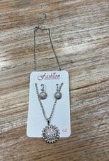 Jewelry Silver Flower Gem Necklace