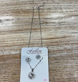 Jewelry Silver Necklace w/ Clear Gem