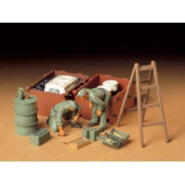 TAMIYA GER. ENGINE MAINTENANCE CREW  1/35 SCALE  35180