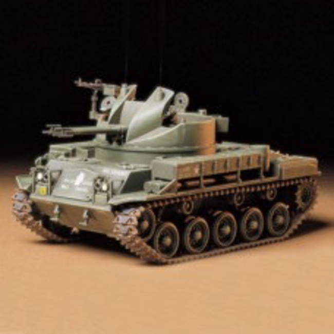 TAMIYA M42 DUSTER W/3 FIGURES 1/35  35161