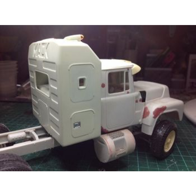 AUSLOWE MACK 36 IN SLEEPER  SINGLE CUT OUT 1/25