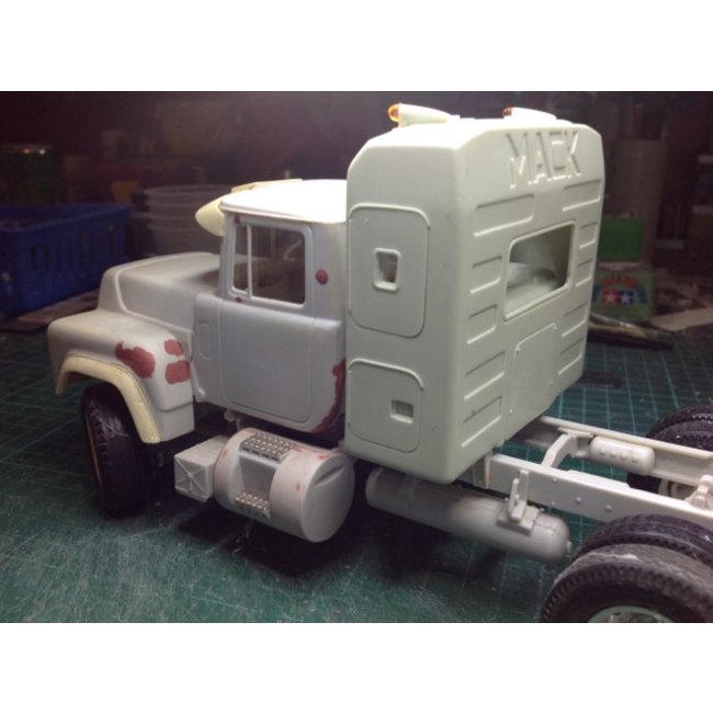 AUSLOWE HR12 MACK HI RISE SINGLE EXHAUST SLEEPER CAB  SUITS AMT R MODEL MACK 1/25 SCALE