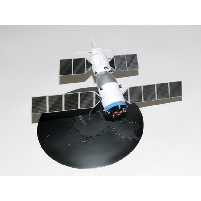 TRUMPETER CHINESE SPACESHIP (SATELLITE) 1/72