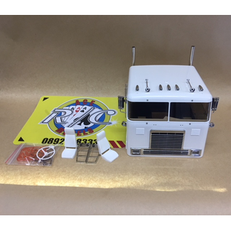 TAMIYA TAMIYA TRACTOR TRUCK 1/14 GLOBE LINER BODY COMPLETE WITH ALL CHROME PARTS, ( EXHAUST, INTERIOR FLOOR PANS GRILL ETC