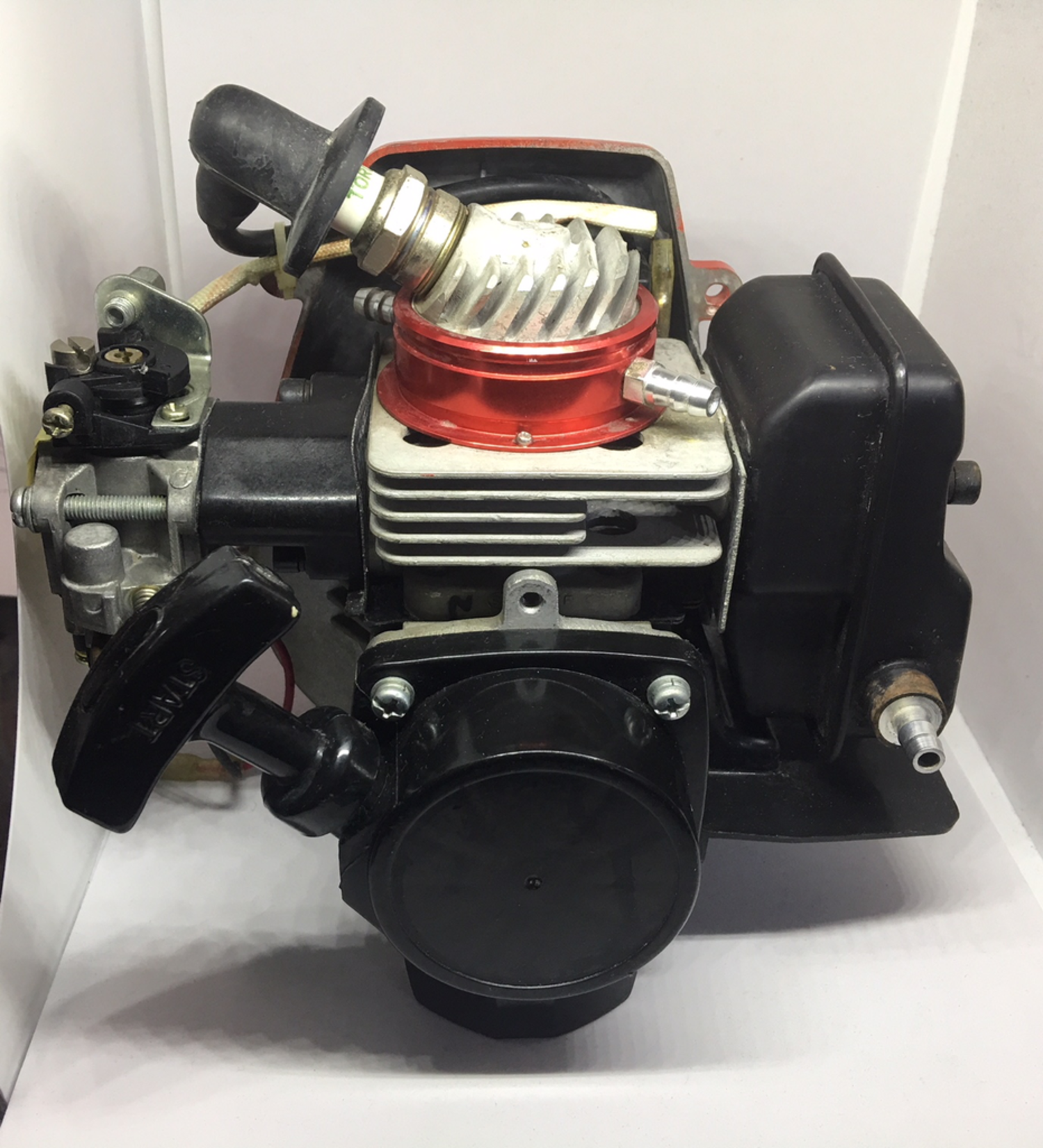DRAGON HOBBY DRAGON BOATS 23CC PULL START MARINE ENGINE WITH MUFFLE R&  CLUTCH ( PRICE IS FOR 2 MOTORS 1 NEW 1 USED ) 