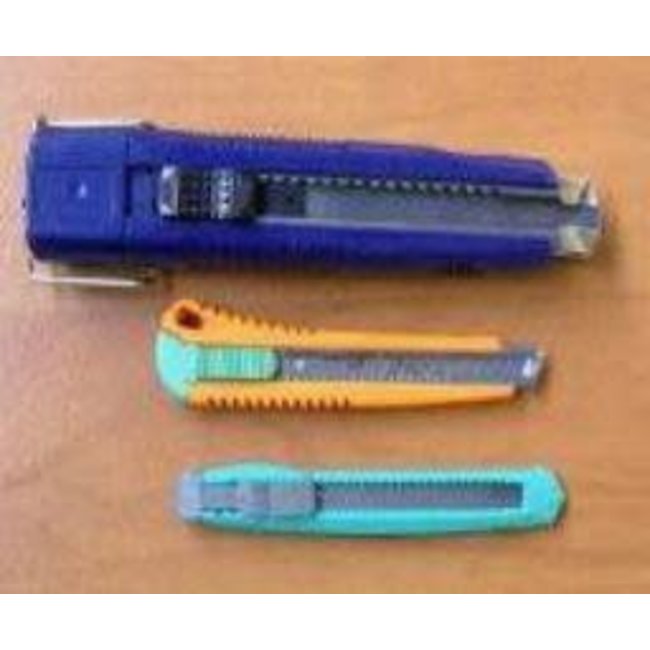 HY RETRACTABLE KNIFE L 140m ( OLD CODE HY132302 )