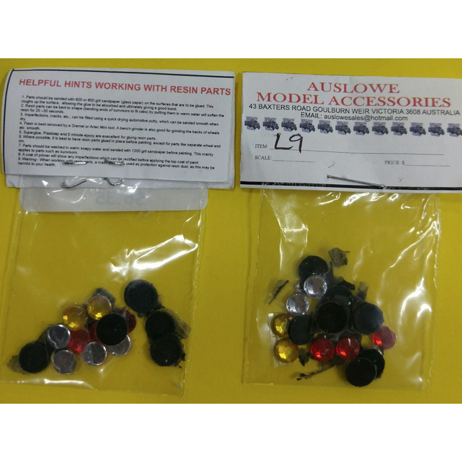 AUSLOWE Round tail light surrounds + lenses
