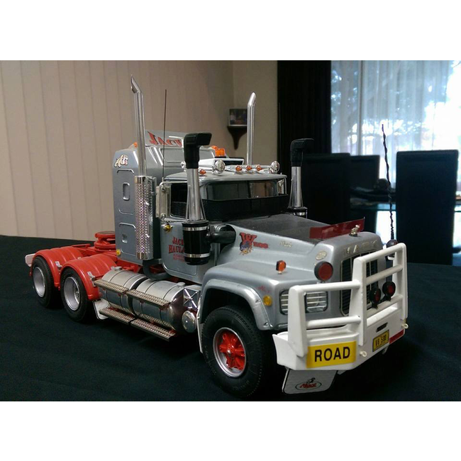 AUSLOWE BULLBAR FITS SCANIA CONVENTIONAL 1/24