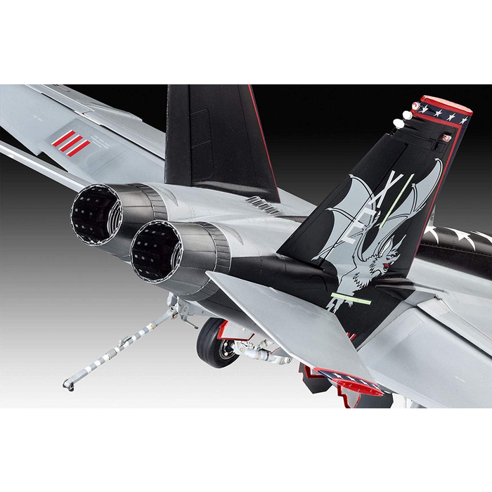 ○塗装済み完成品 Revell ドイツ レベル 1/32 F-18E SUPER HORNET