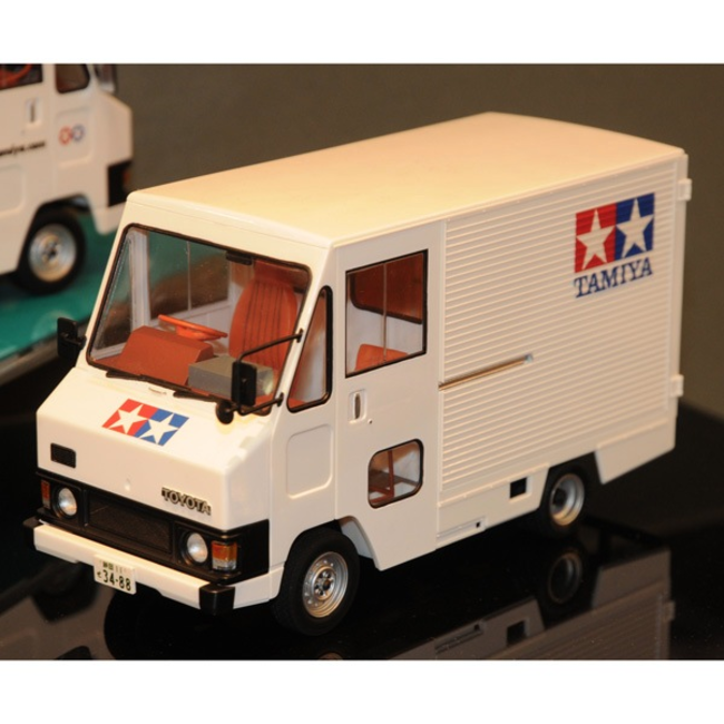 TAMIYA 1:24 SCALE KIT TOYOTA HIACE QUICK DELIVERY  TAMIYA VERSION