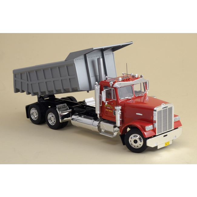 ITALERI FREIGHTLINER HEAVY DUMPER TRUCK 1/24 PLASTIC KIT 3783 (DISCONTINUED)