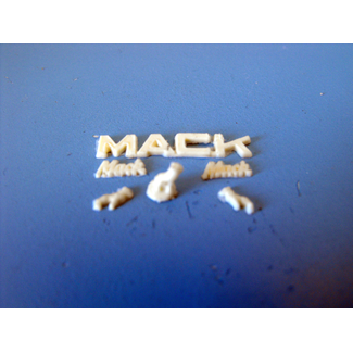 AUSLOWE AUSLOWE Mack bulldog and badge set