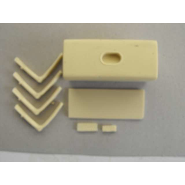 AUSLOWE Kenworth 54mm square fuel tanks step in middle. For conventional trucks SFT8