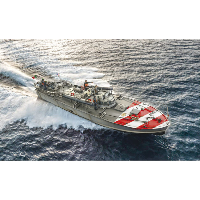 ITALERI M.A.S. 563/568 with crew 1/35