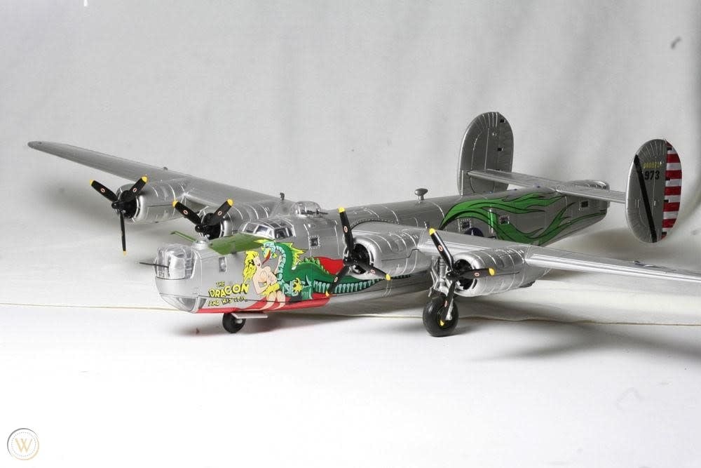 FRANKLIN MINT PECISION MODELS Model Franklin Mint Armour 1:48 Scale B24  (Dragon & His Tail) USAAF - B11C964