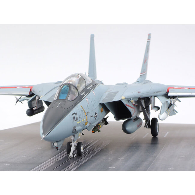 TAMIYA 1/48Grumman® F-14A Tomcat™ (Late Model) Carrier Launch Set