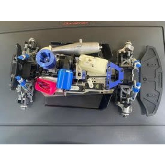 KYOSHO VINTAGE LANDMAX CHASSIS ( AS PER PHOTOS )  1/8 NITRO 4WD  ONROAD WITH SERVOS &  KYOSHO MOTOR BARELY RUN