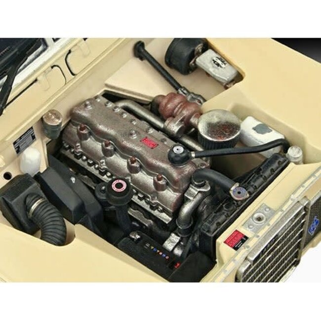 REVELL MODEL SET LAND ROVER SERIES III LWB (COMMERCIAL) INCLUDES PAINTS AND GLUE