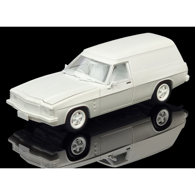 DDA 1:24 1975 HJ PLASTIC KIT HOLDEN SANDMAN PANEL VAN   SEALED BODY OPENING BONNET W/ENGINE