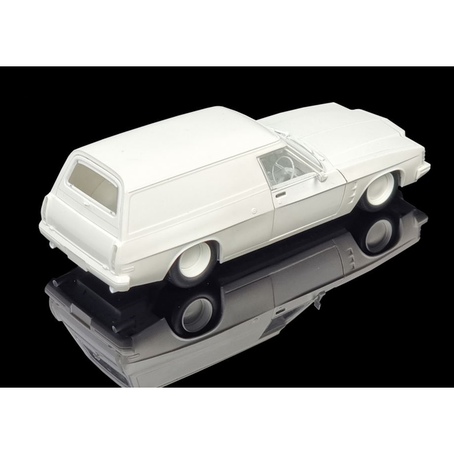 DDA 1:24 1975 HJ PLASTIC KIT HOLDEN SLAMMED PANEL VAN   SEALED BODY OPENING BONNET W/ENGINE