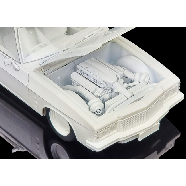 DDA 1:24 1975 HJ PLASTIC KIT HOLDEN SLAMMED PANEL VAN   SEALED BODY OPENING BONNET W/ENGINE