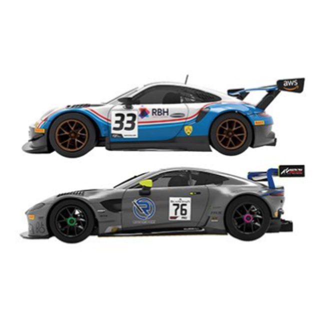 SCALEXTRIC SET WORLD GT ASTON MARTIN VANTAGE GT3 V PORSCHE 911 GT3 R BLUETOOTH & WIRELESS CONTROLLERS