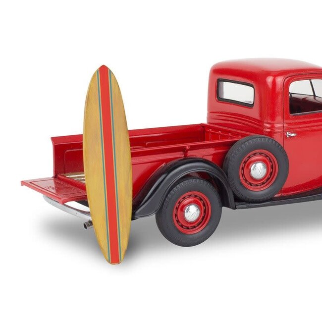 REVELL 1937 FORD PICKUP STREET ROD WITH SURF BOARD 1/25