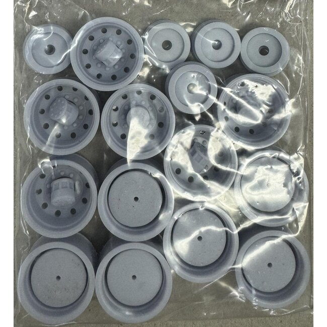 AUSLOWE Complete tri axle set 10 stud disc drive   1/25  wheels
